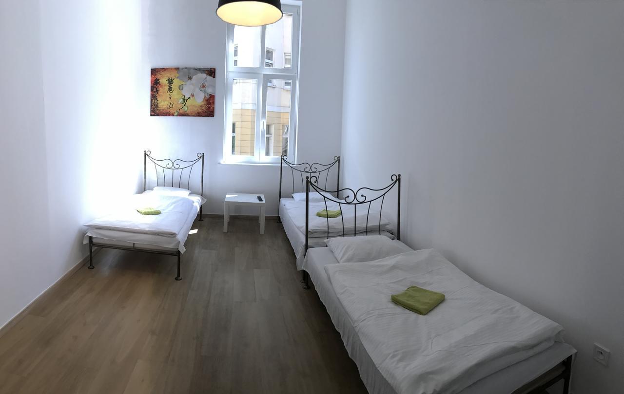 Green Hostel Poznan Exterior photo